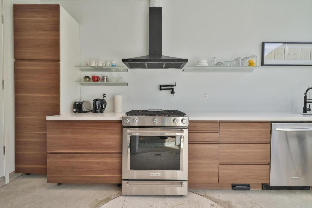 New Modern 1400 Sq Ft Coach House Near Everything Toronto Exterior foto