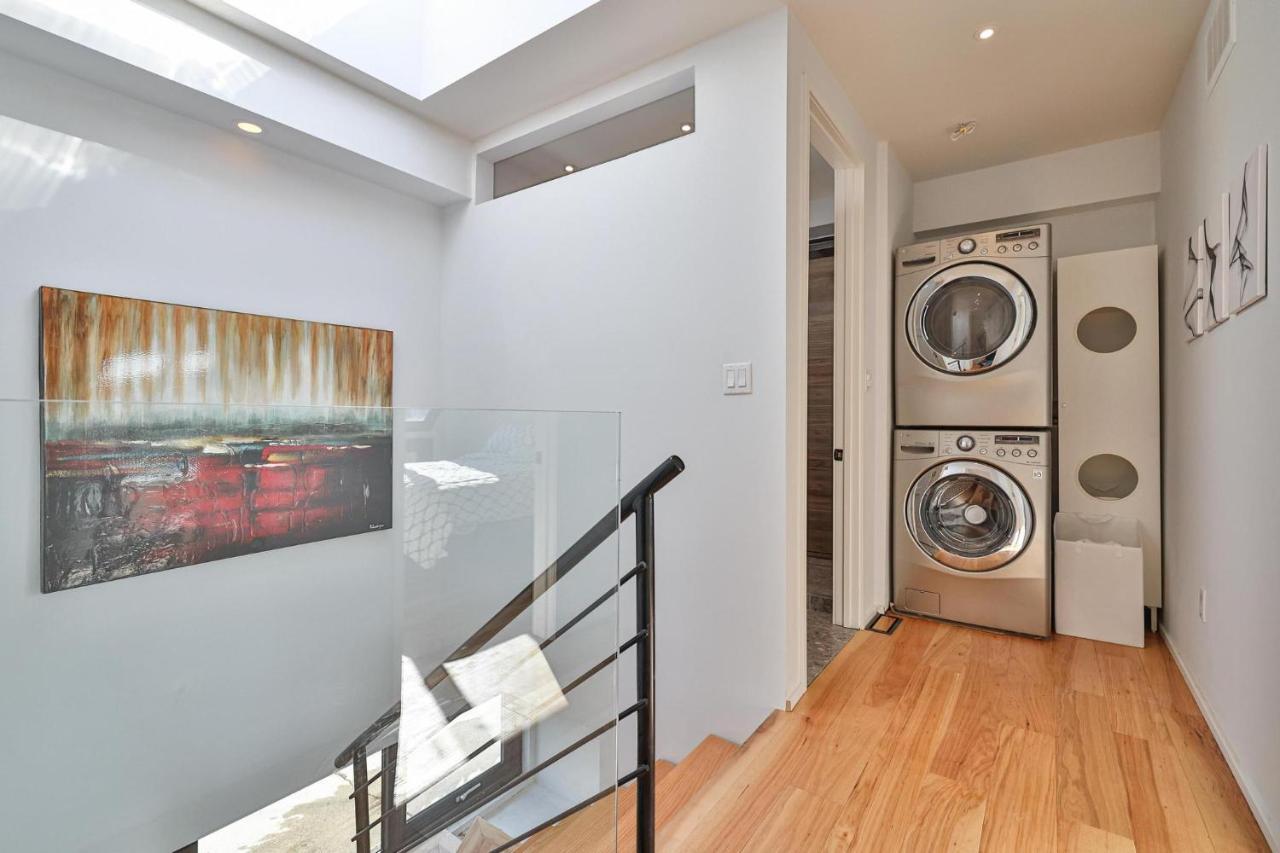 New Modern 1400 Sq Ft Coach House Near Everything Toronto Exterior foto