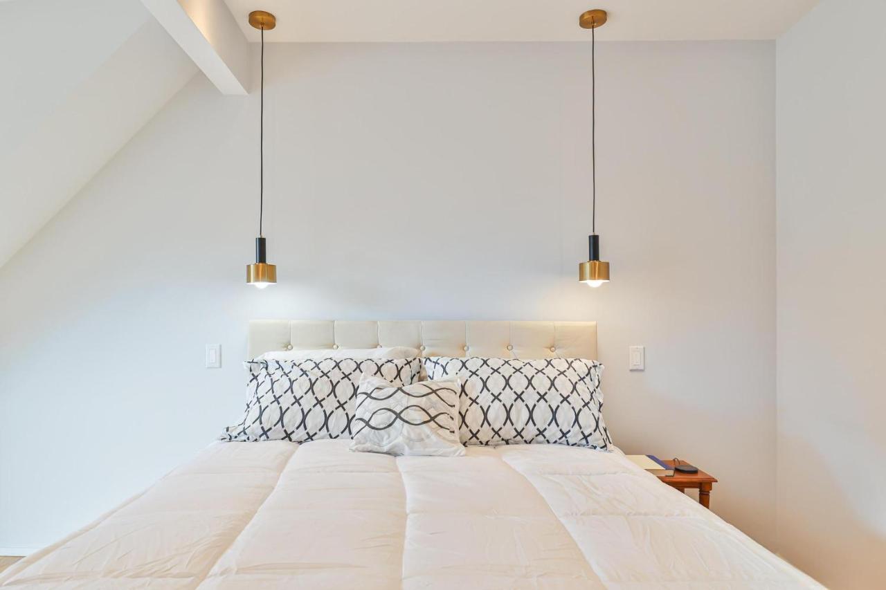 New Modern 1400 Sq Ft Coach House Near Everything Toronto Exterior foto