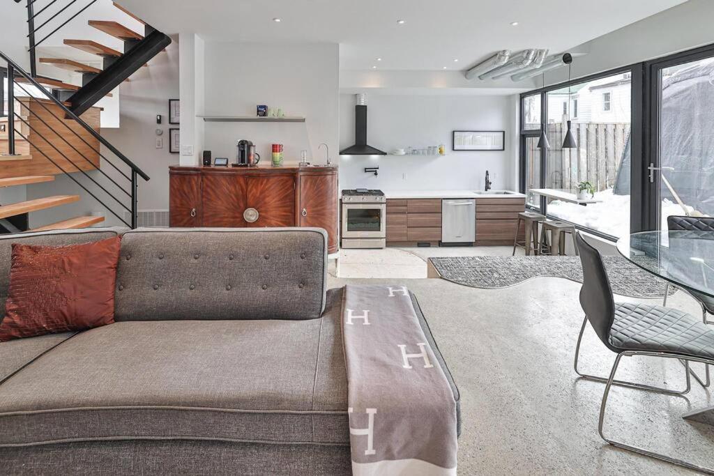 New Modern 1400 Sq Ft Coach House Near Everything Toronto Exterior foto