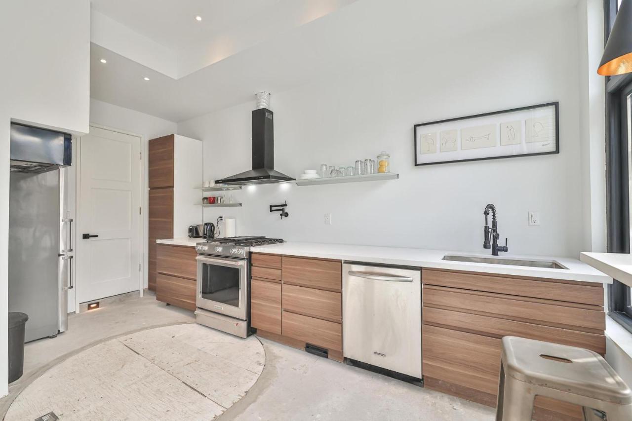 New Modern 1400 Sq Ft Coach House Near Everything Toronto Exterior foto